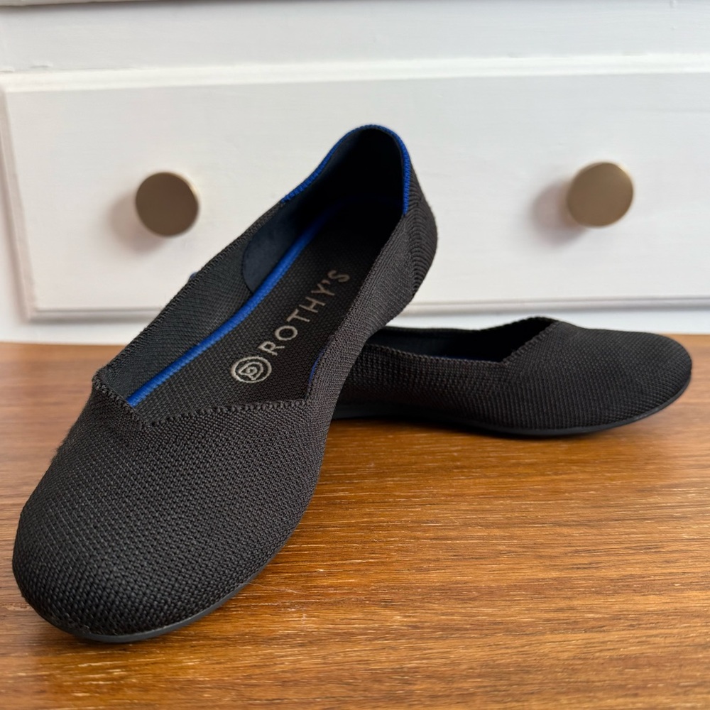 *Genuine* Rothy’s The Flat: round toe flats in black - 7.5
